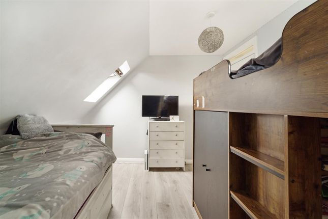 Flat for sale in Grove Road, Mitcham