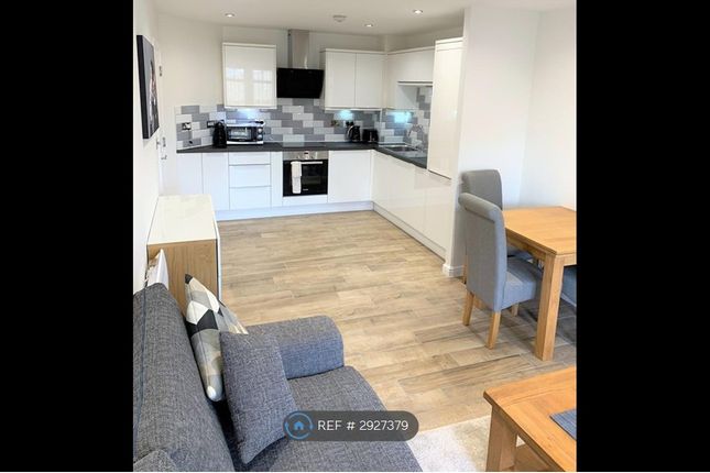 Flat, Riverlock Court Spring Gardens Road, High Wycombe photo 3
