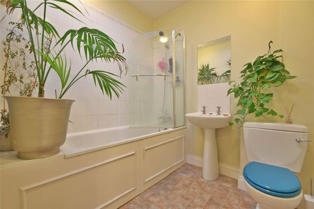 Flat 4 (TF), 22, Minster Road, London photo 4