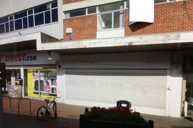 Retail premises to let in Harefield Road, Nuneaton