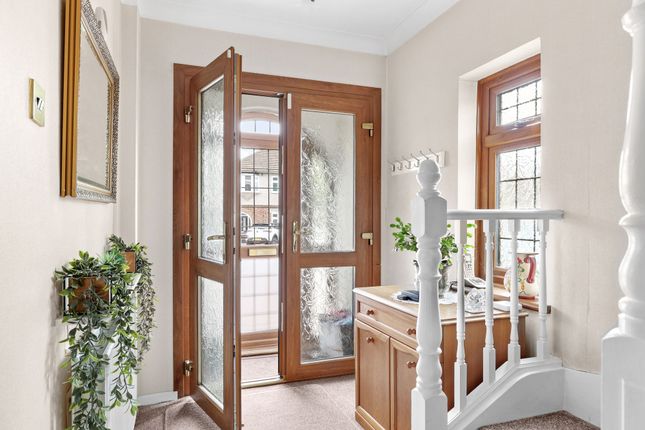 65 Dee Way, Romford photo 2