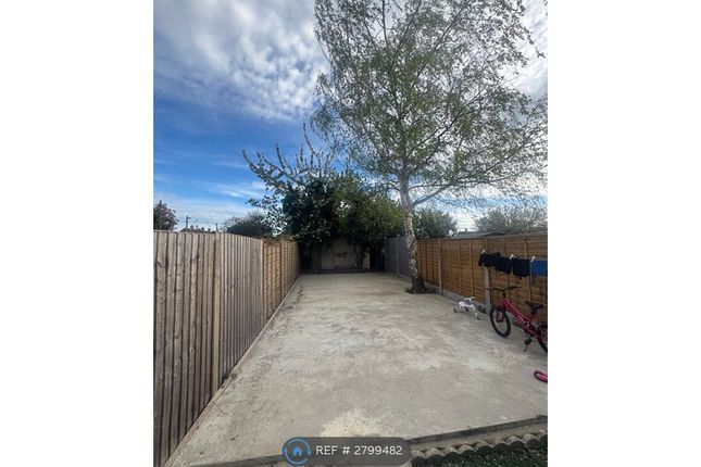 Ivyhouse Road, Dagenham photo 3