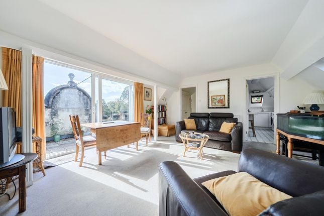 Flat 6, Woodland Place, Rew Lane, Chichester photo 4