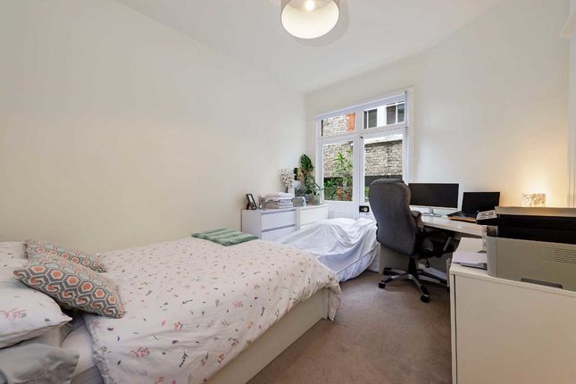 Flat for sale in St. James Lane, London