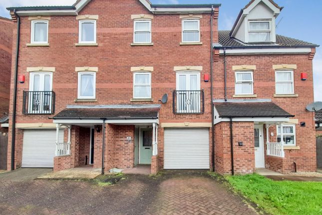 Thumbnail Town house for sale in Birchwood View, Gainsborough