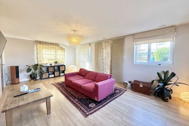 30, Westway, Nottingham photo 2