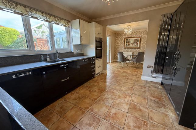 20, Uwchgwendraeth, Llanelli photo 2