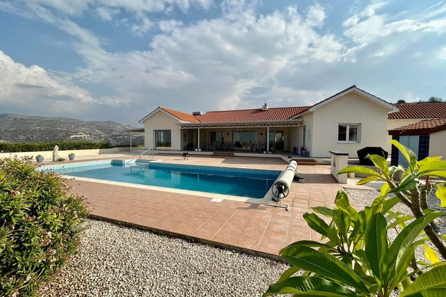 Bungalow for sale in Skoulli, Paphos, Cyprus