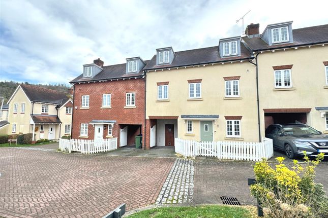 Thumbnail Town house for sale in Parrin Drive, Halton Camp, Aylesbury