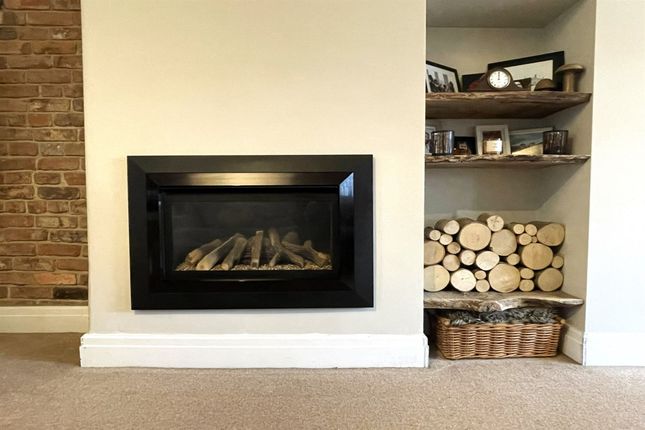 17 Edenfield Road, Knutsford photo 3