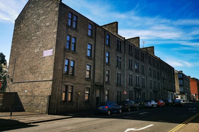 Thumbnail Flat to rent in Constitution Street, Dundee