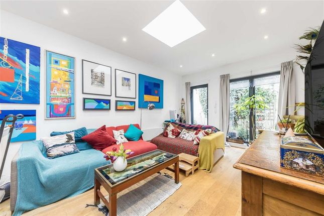 Flat for sale in Ashby Road, London