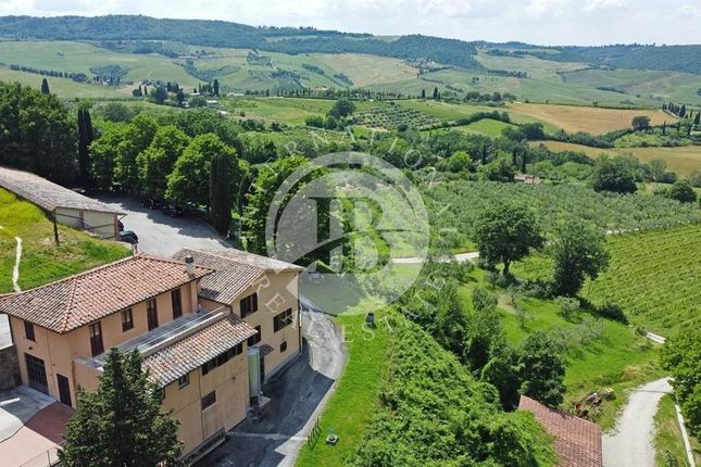 Villa for sale in Montepulciano, Tuscany, 53045, Italy