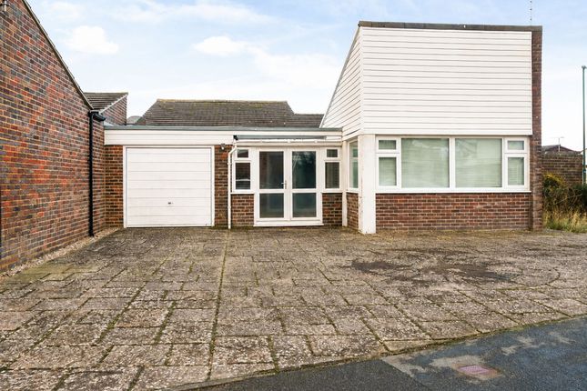 2-bed house on 18 Conway Drive, Bognor Regis, £275,000