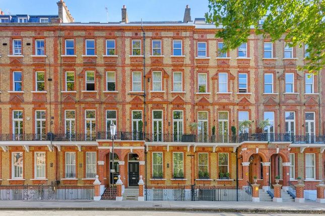 2-bed house on Flat 3, 19, Nevern Square, London, £7,750/mo