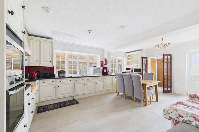 35a, Croft Road, Benfleet photo 2