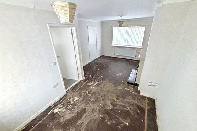 28, Kirkfield Gardens, Stanley photo 4