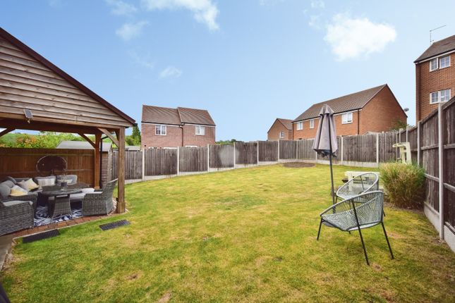 13, Hop Garden Crescent, Sittingbourne photo 4