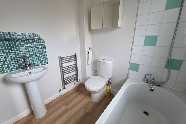 9, Eames Close, Aylesbury photo 5