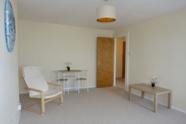 Third Floor Flat, 18B Marina, St. Leonards-On-Sea photo 4