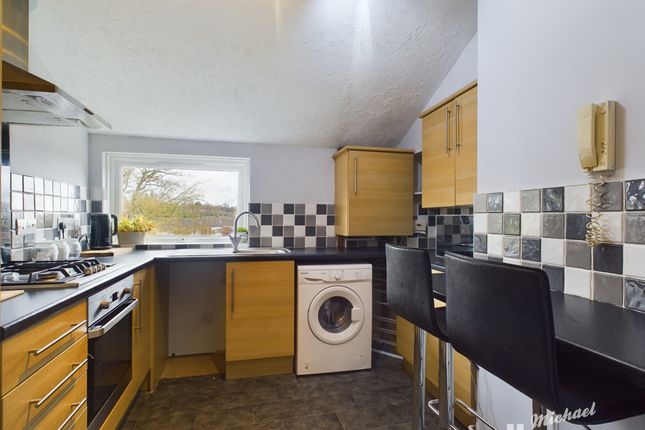 Flat for sale in Arundel Green, Aylesbury, Buckinghamshire