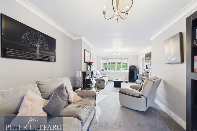 3 Durham Close, Ware photo 2