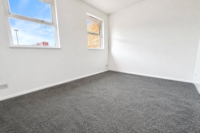 73, Longbridge Way, London photo 4
