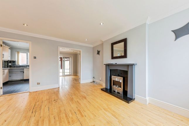24, Regency Gardens, GRANTHAM photo 4