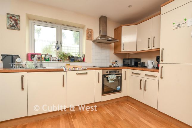 Earlswood House, Woodlands Road, Redhill photo 4