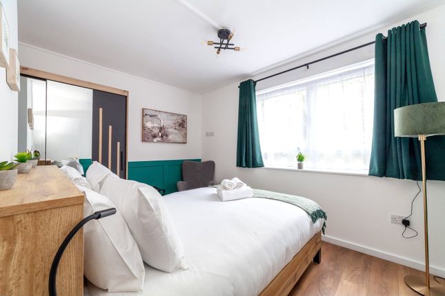 143, Bourne Terrace, London photo 4