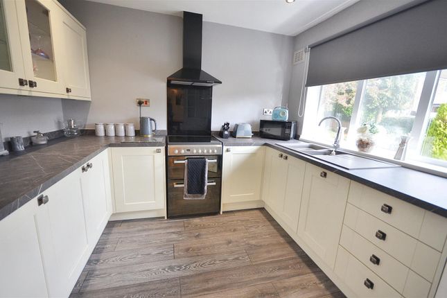 54, Ivyhouse Drive, Stoke-On-Trent photo 3