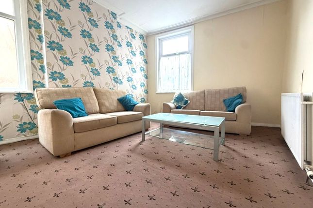 7 Hope Terrace, Blackburn photo 5
