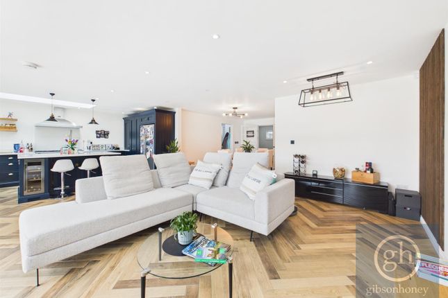 16, Whiteheath Avenue, Ruislip photo 4