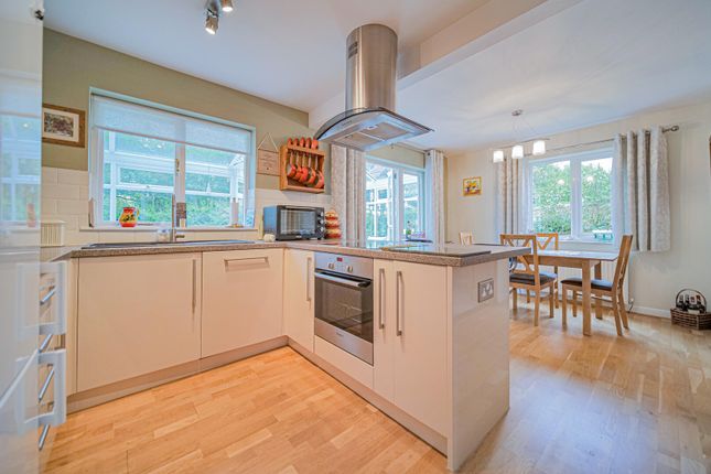 28, Highfield Close, Trowbridge photo 3