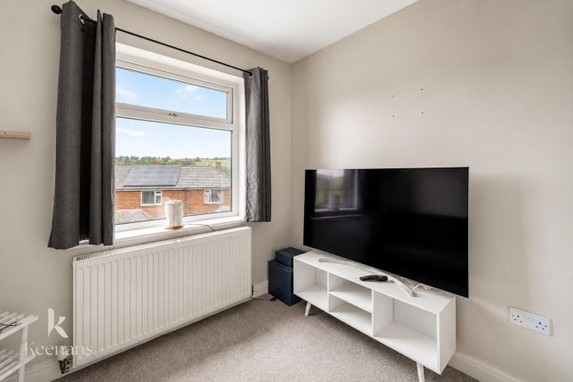 1, Thorn Gardens, Bacup photo 4