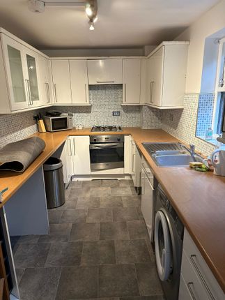 Terraced house to rent in Cephas Street, Bethnal Green / Stepney