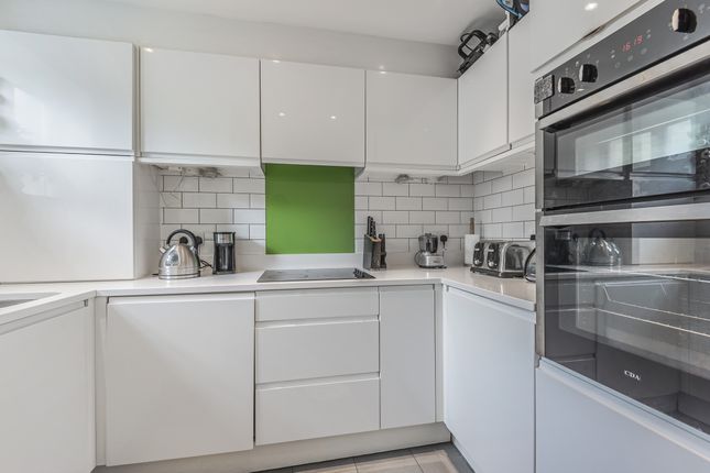 100, Commercial Way, London photo 3