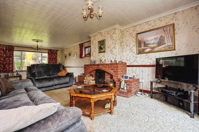 La Ronda,, Nelson Close, Surrey photo 3