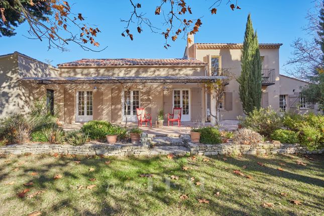 Detached house for sale in Lourmarin, 84160, France
