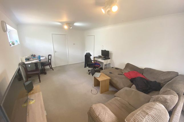 22, Sherland Court, Radlett photo 3