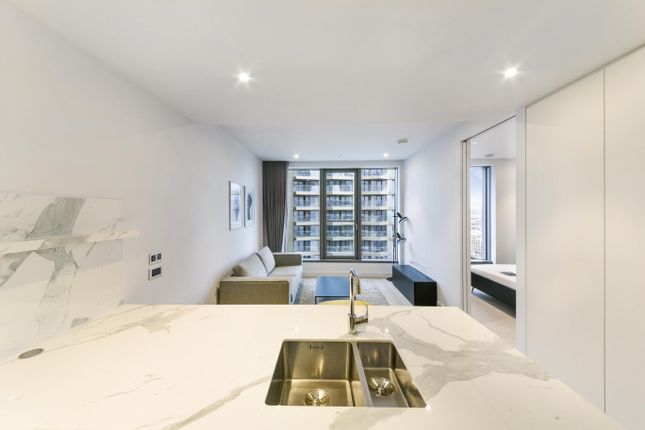 Flat to rent in 10 Park Drive, Canary Wharf, London