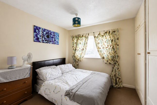 17, Wyedale Croft, Sheffield photo 4
