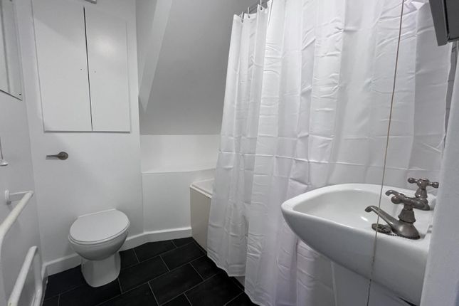 25 Portland Mews, Porthill photo 5