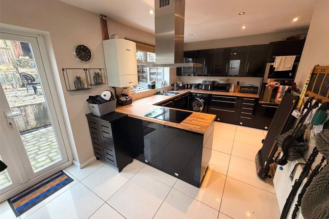 2, Douglas Avenue, Bolton photo 2