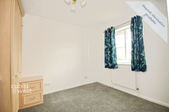 2, Clitherow Gardens, Crawley photo 4
