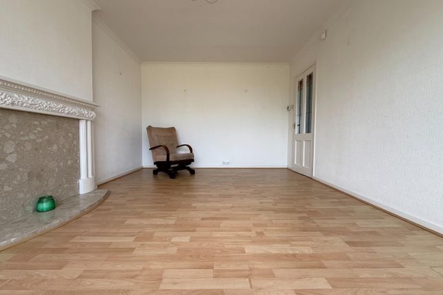 1, Moor Park Court, Dewsbury photo 5