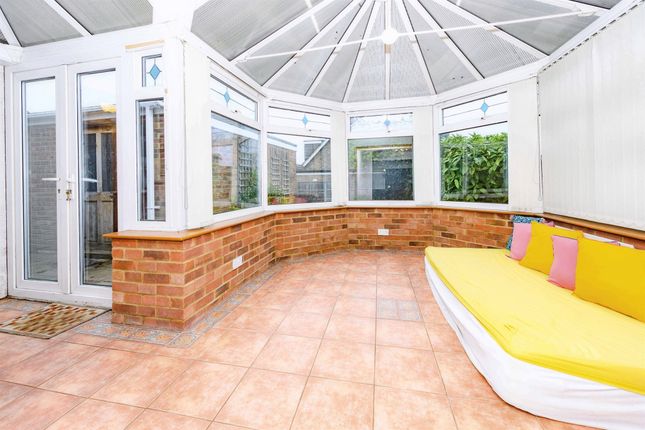 294, Turnpike Drive, Luton photo 3