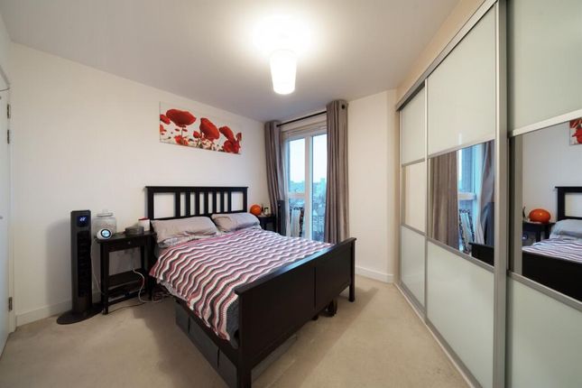 Flat to rent in Adenmore Road, London