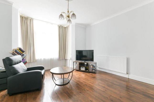 28,Flat 2, Somers Road, Reigate photo 2