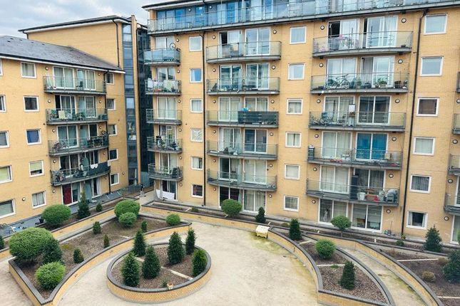 Flat 170, Berberis House, Feltham photo 2